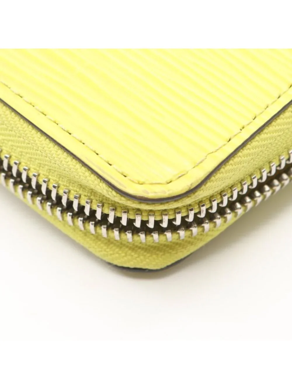 Louis Vuitton Round Wallet Zippy Jaune Leather